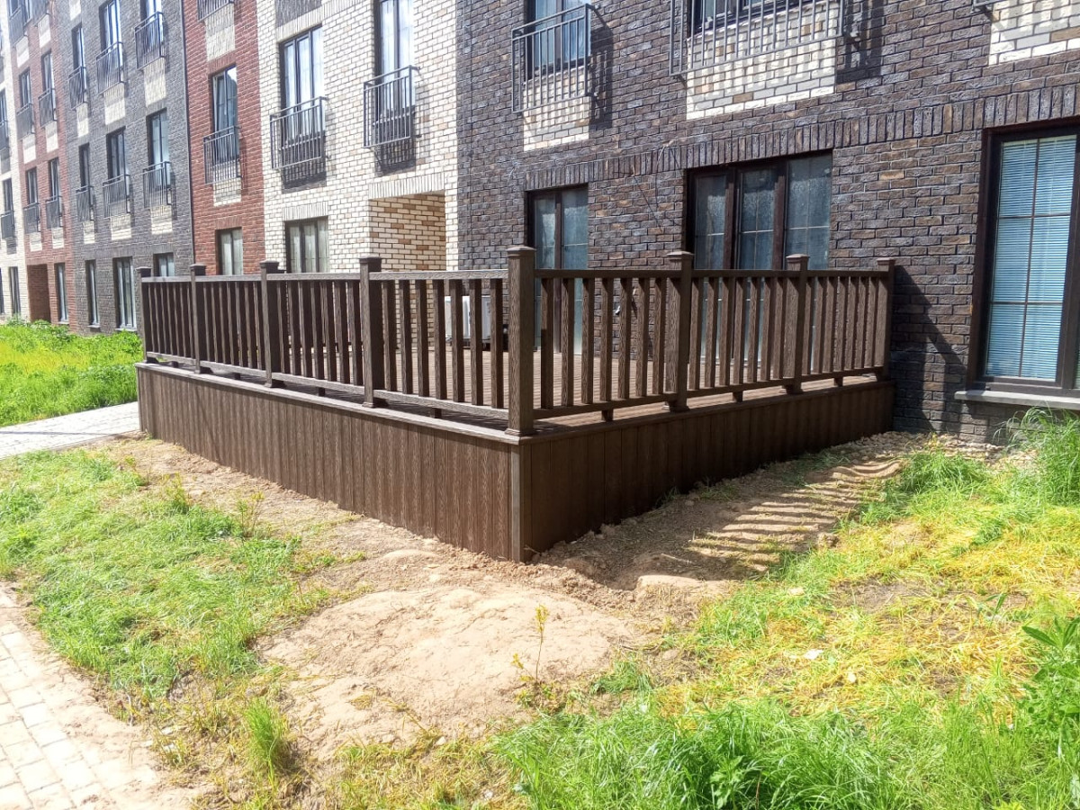 Монтаж террасы с металлокаркасом на сваях, ЖК Парк Апрель